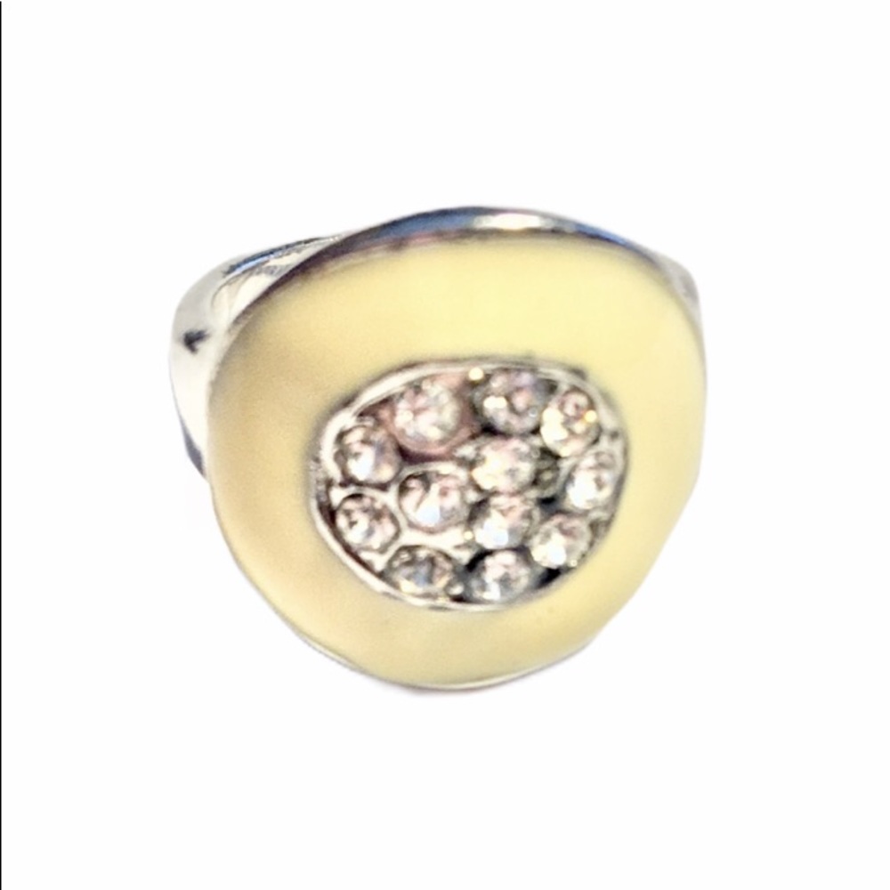 Oval Statement Ring NWT🏷 Size 5 - Picture 2 of 10